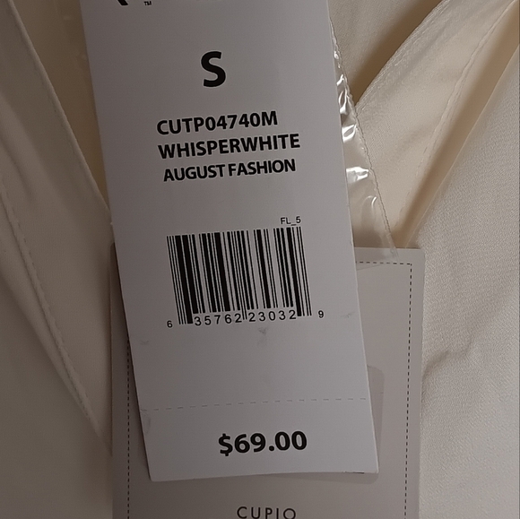 NWT Cupio Women's Cream Long Sleeve Flowy Soft V-Neck Gold Bottons Blous… - Picture 7 of 7